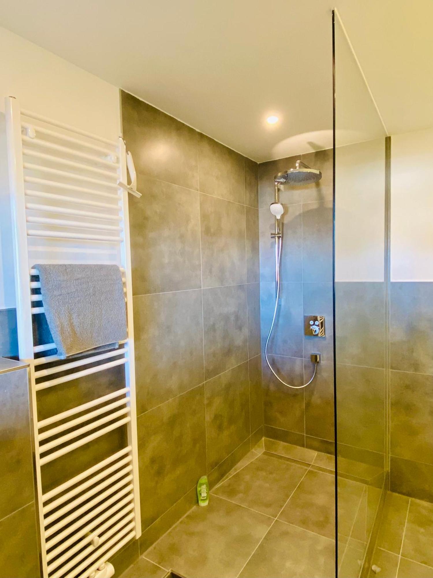 Traumhafte 115 Qm Ferienwohnung Am Steinhuder Meer, Ruhig, Komfortabel, Loggia, Parkplatz, Wifi Wunstorf Ngoại thất bức ảnh